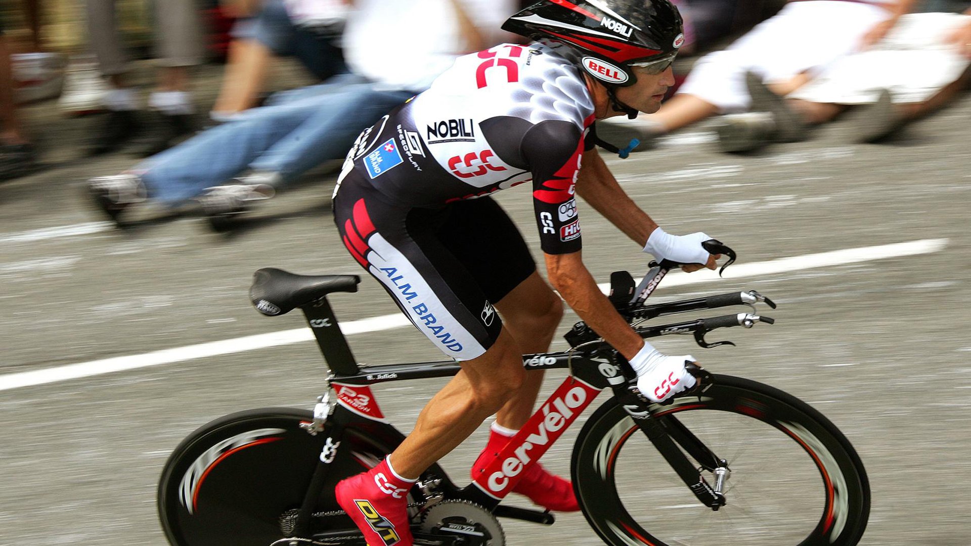 英超激烈冲刺，比赛精彩进球和漂亮扑救持续不断，英超比赛集锦